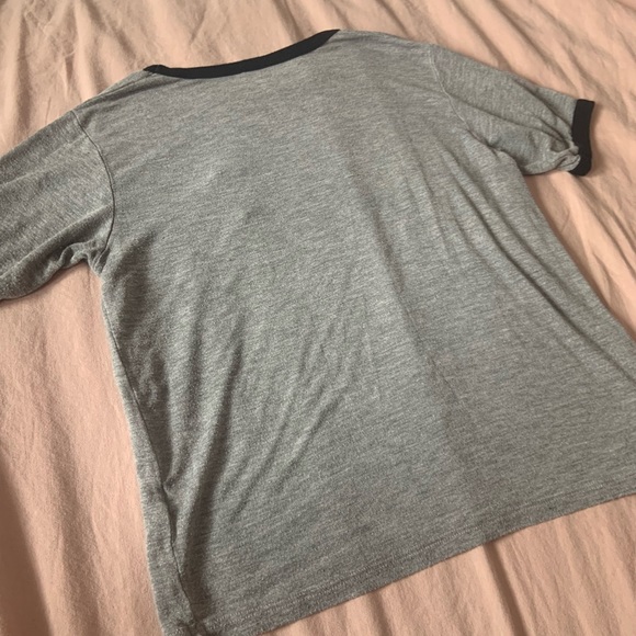 Brandy Melville Alien T-Shirt - Picture 3 of 4